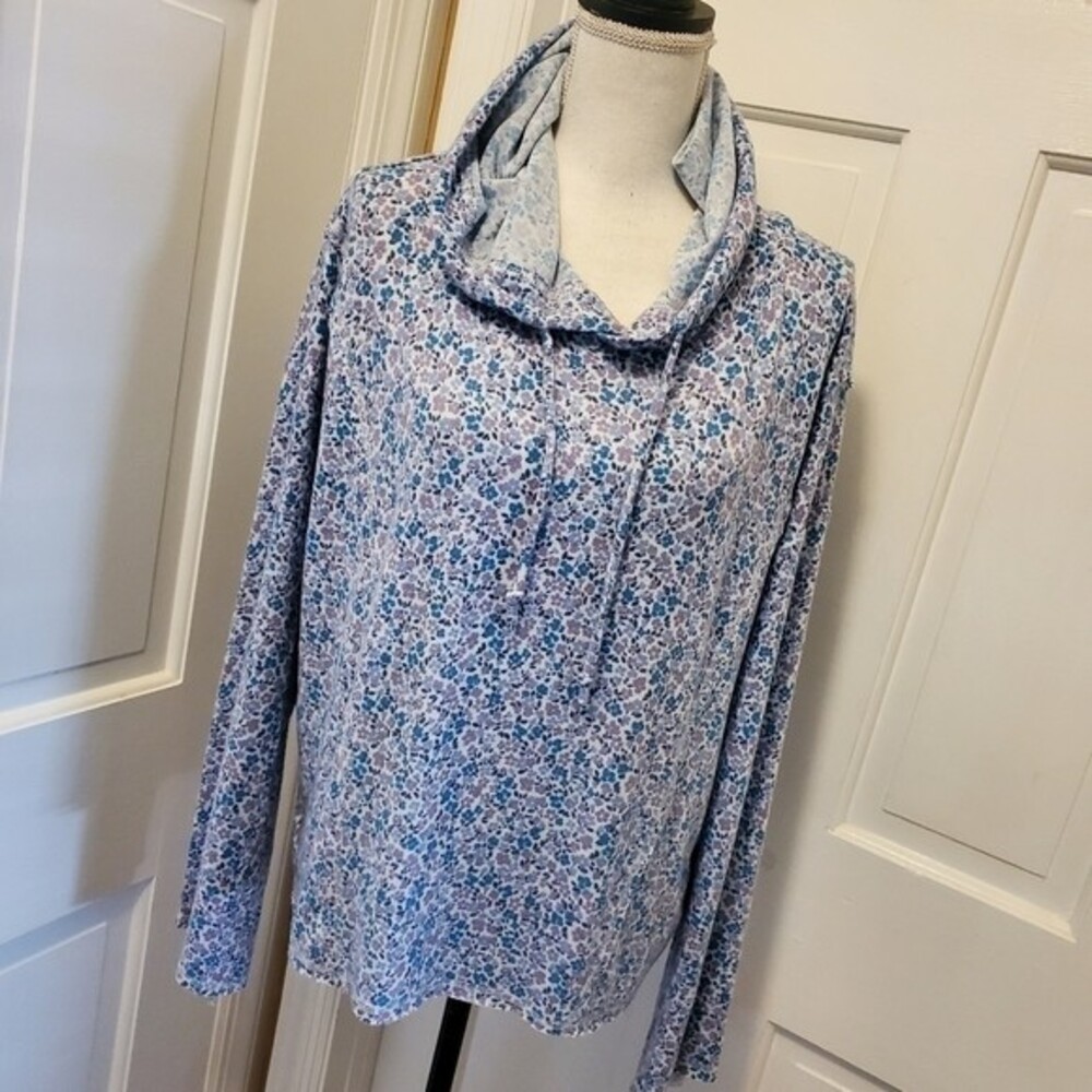 For the Republic Floral Print Knit Top Hooded size Large, casual, comfy